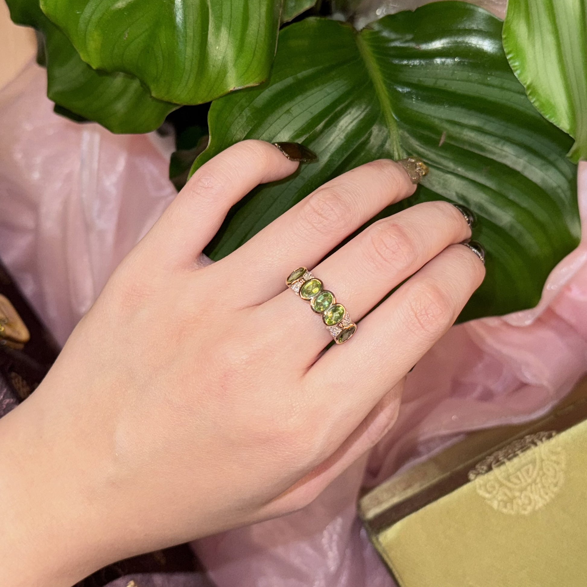 Golden Peridot Shine Ring, US 8.5