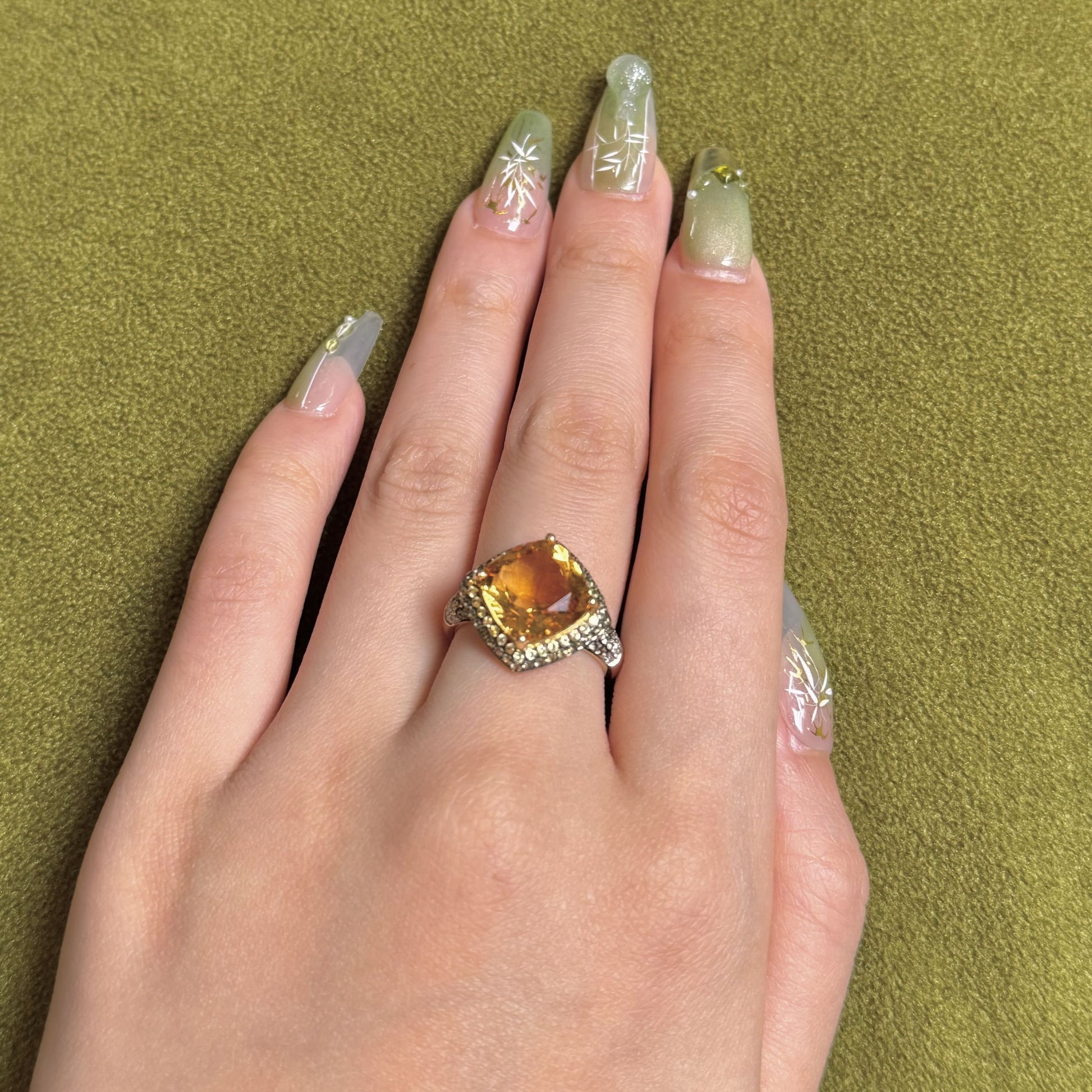 Golden Sunburst Ring, US 7